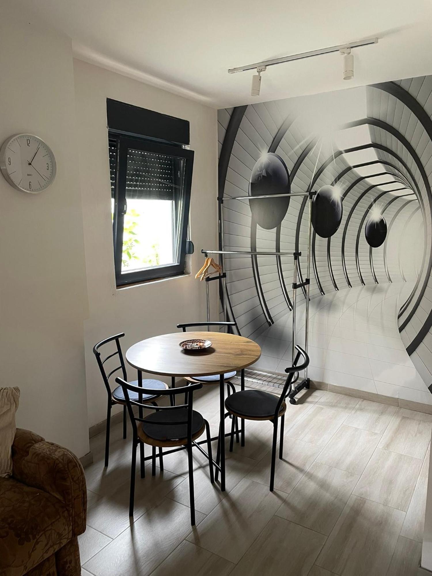 Visoko New Concept - 7 Minutes From The Pyramids - City Center Exteriör bild